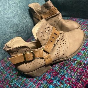 Jelly pop ankle boots faux leather